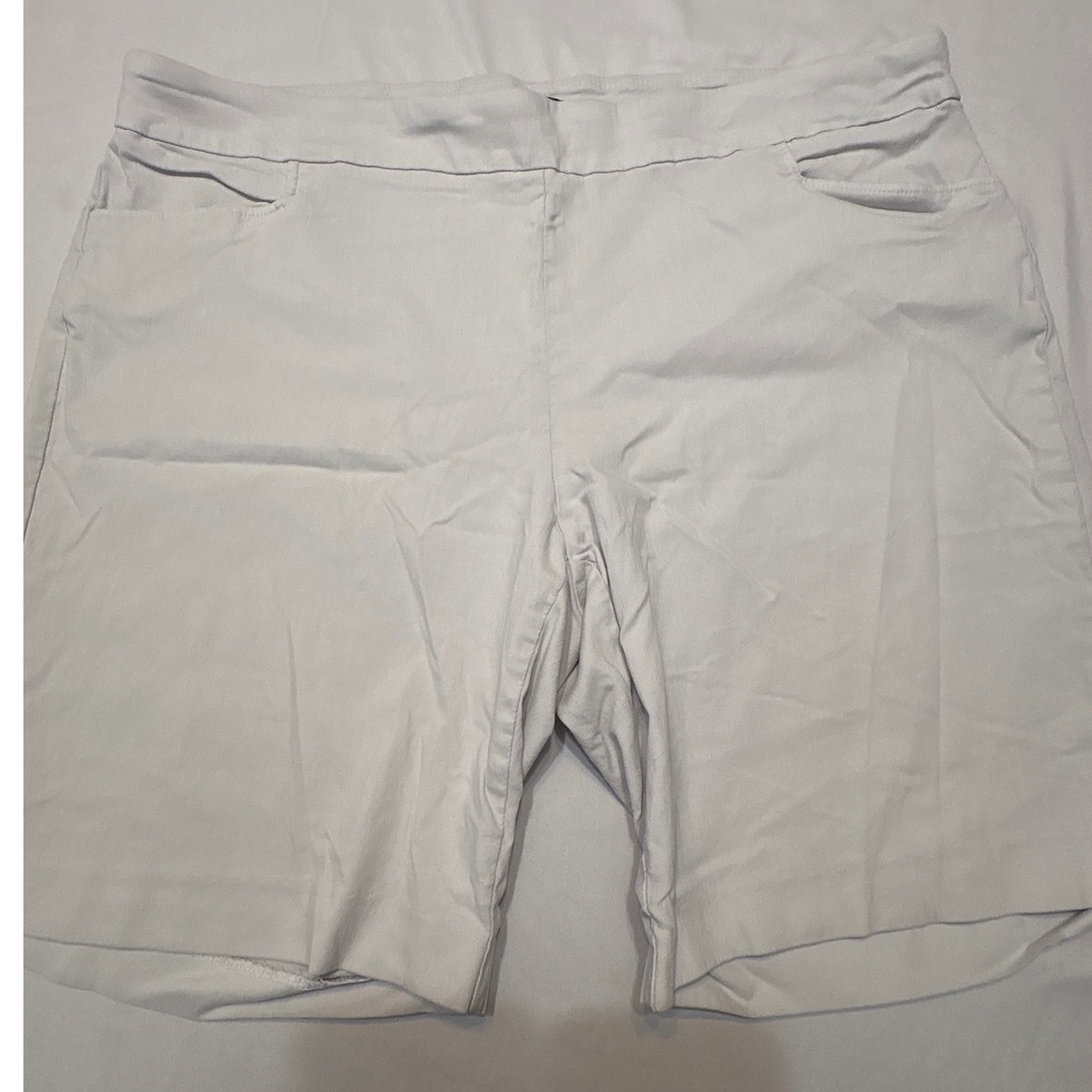 George Women White Pull On Bermuda Shorts Plus Size 3X 22W-24W Stretch Casual